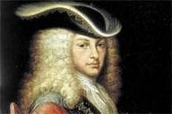 19 - Felipe V de Borbón, Versalles, 19 de diciembre de 1683 - Madrid, 9 de julio de 1746, rey de España desde el 16 de noviembre de 1700 hasta su muerte en 1746, con una breve interrupción comprendida entre el 16 de enero y el 5 de septiembre de 1724, por causa de la abdicación en su hijo Luis I,  fallecido el 31 de agosto de 1724.  Fue el sucesor del último monarca de la Casa de Austria, su tío-abuelo Carlos II, por lo que se convirtió en el primer rey de la Casa de Borbón en España.